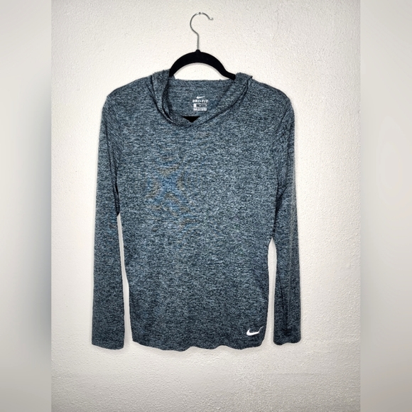 Nike Dri Fit Women's Lightweight Hoodie/Pullover, Medium - Picture 2 of 4